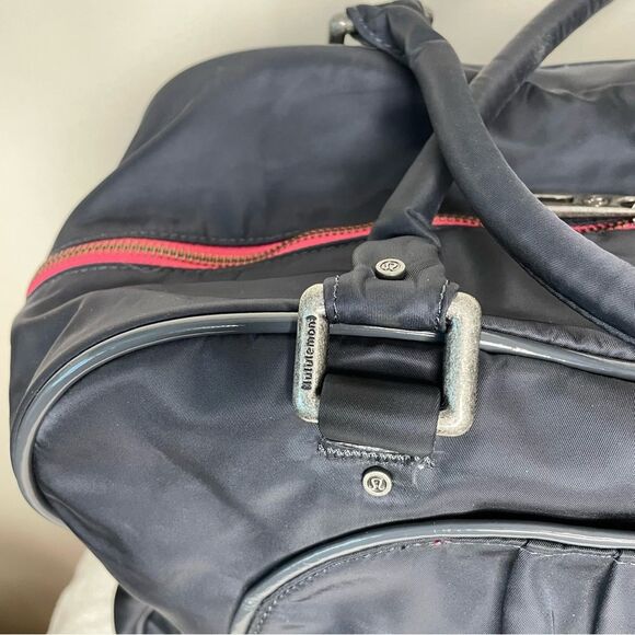 Lululemon Duffle Bag Nylon Gym Weekend Overnight Bag Blue Gray - Picture 9 of 16